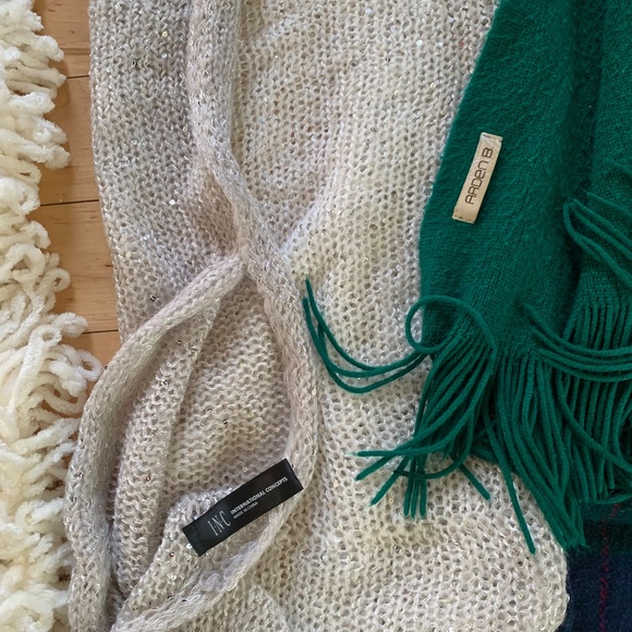 Bundle Of 12 Winter Scarves - Picture 3 of 13